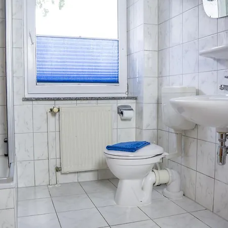 Haus Huegel- 2 *